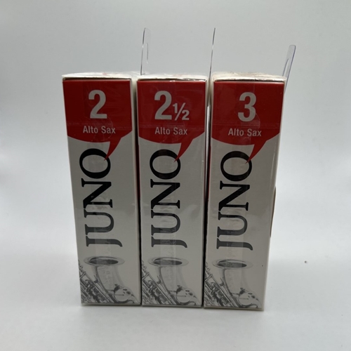 Juno Box of 10 #2 1/2 Reeds - Alto Sax.
"Specially Cut to Help Beginners Succeed"
Newly designed cut was designed for students.
Made by Vandoren for quality you can trust.
Individually wrapped reeds for stable storage.