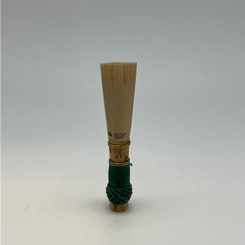 Bassoon Reed - MED SOFT.
"Perfect for the beginner bassoonist!"
Made from fine French cane.
American cut reed.
Priced affordably for educators.